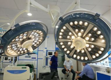 Razpoložljiva prenosna LED zasilna kirurška lučka za osvetlitev